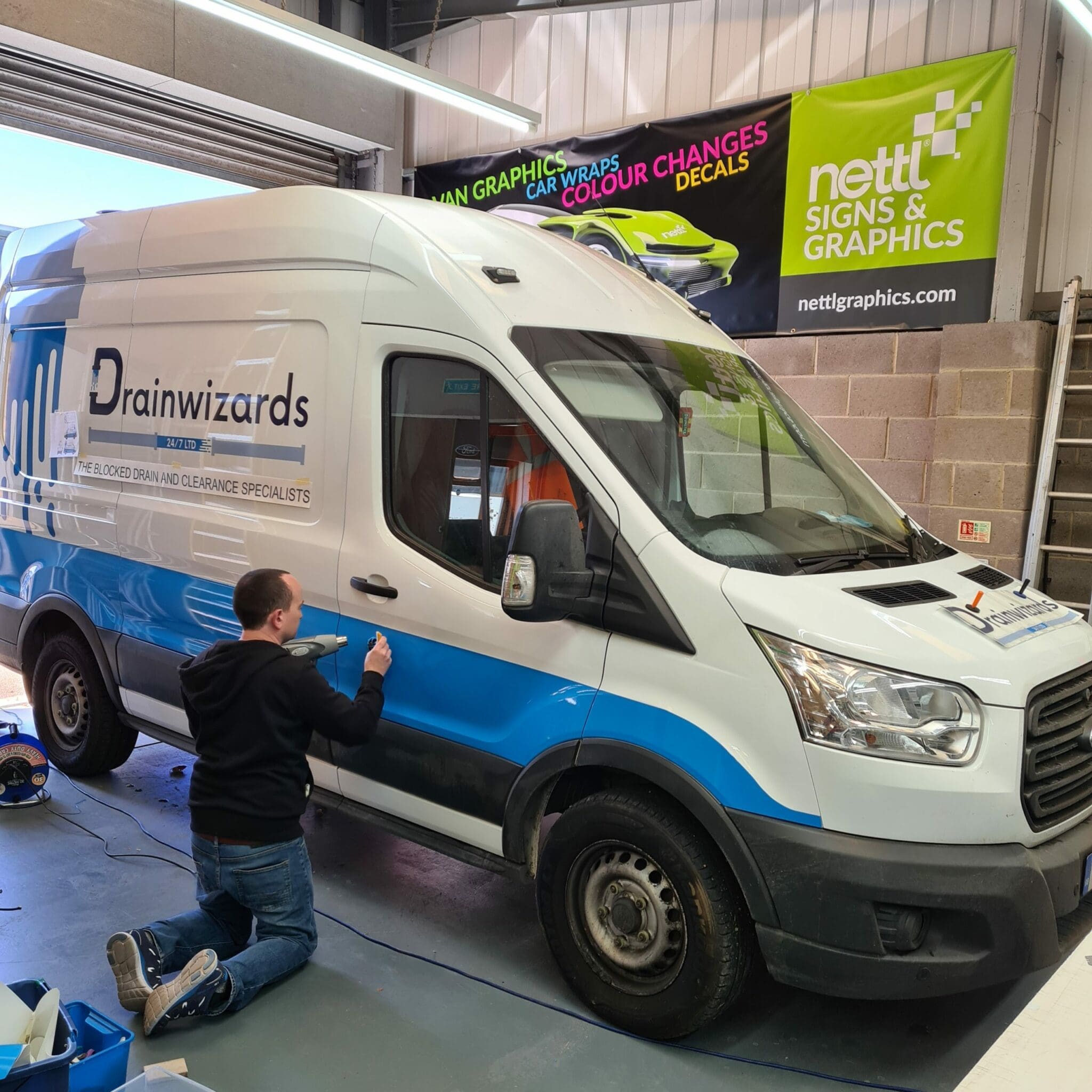 medium-van-graphics-digiprint-nettl